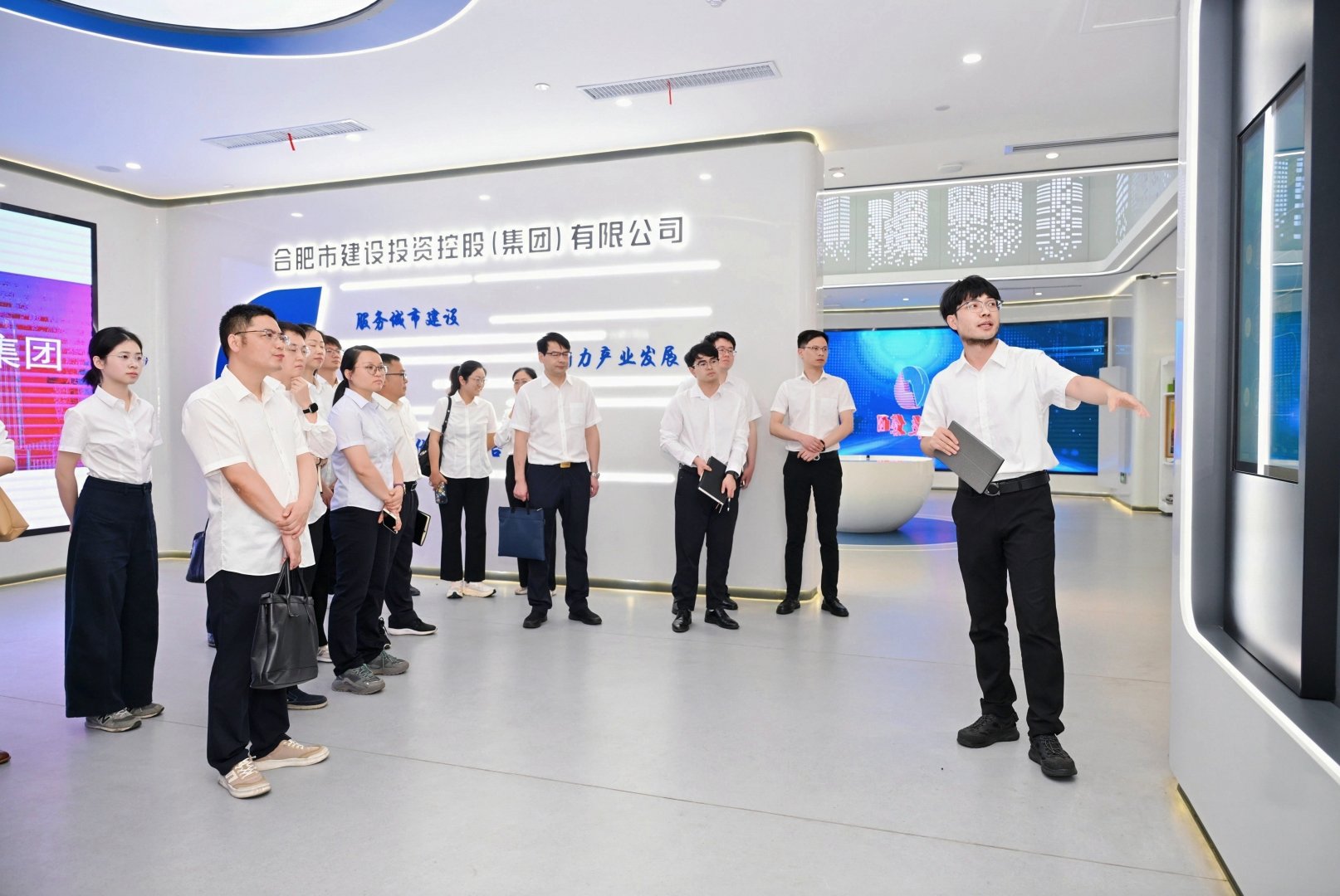 1781568183685 2.参观展厅